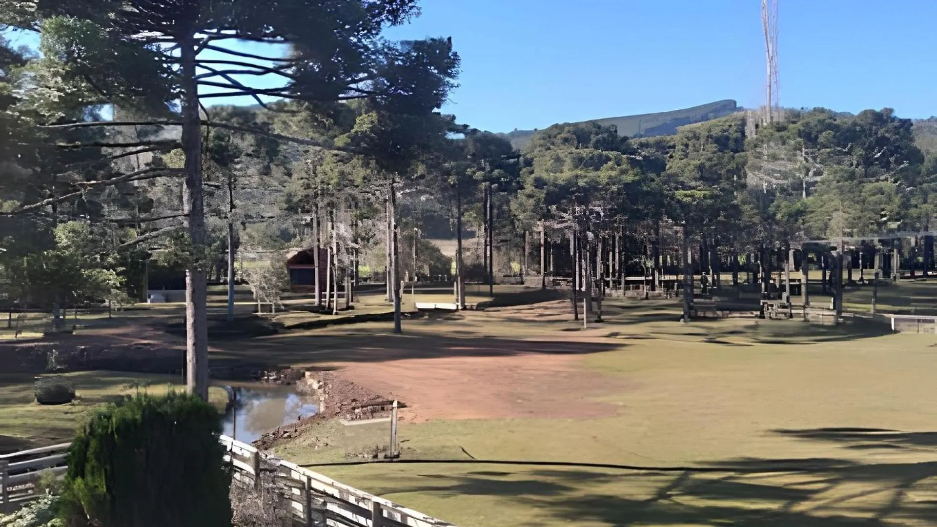 Cabana Pequeno Bosque Com Deck E Vista P/ O Rio São Joaquim
