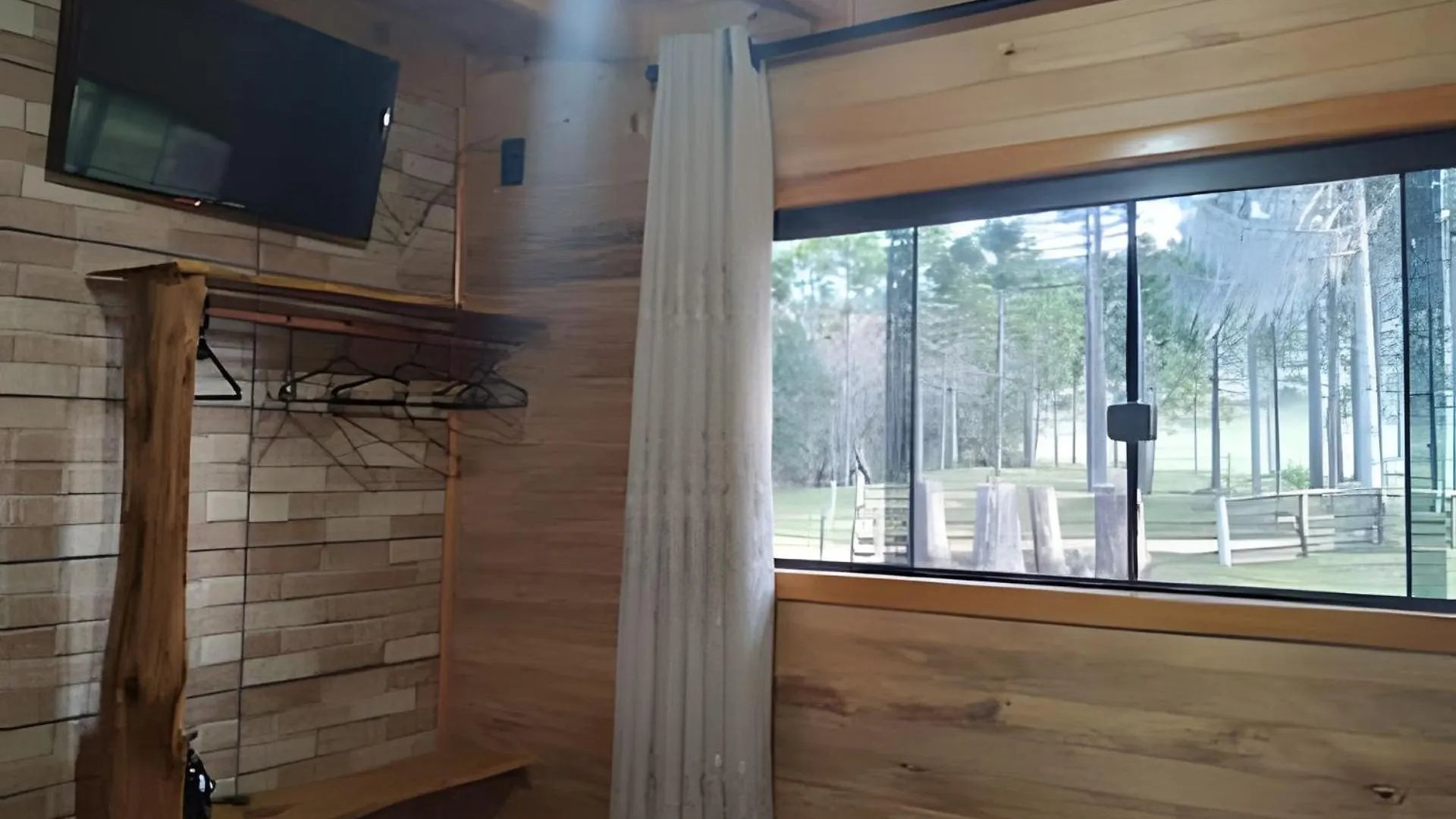 Cabana Pequeno Bosque Com Deck E Vista P/ O Rio São Joaquim