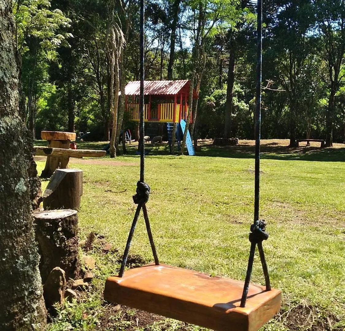 Casa de Férias Cabana Pequeno Bosque Com Deck E Vista P/ O Rio São Joaquim